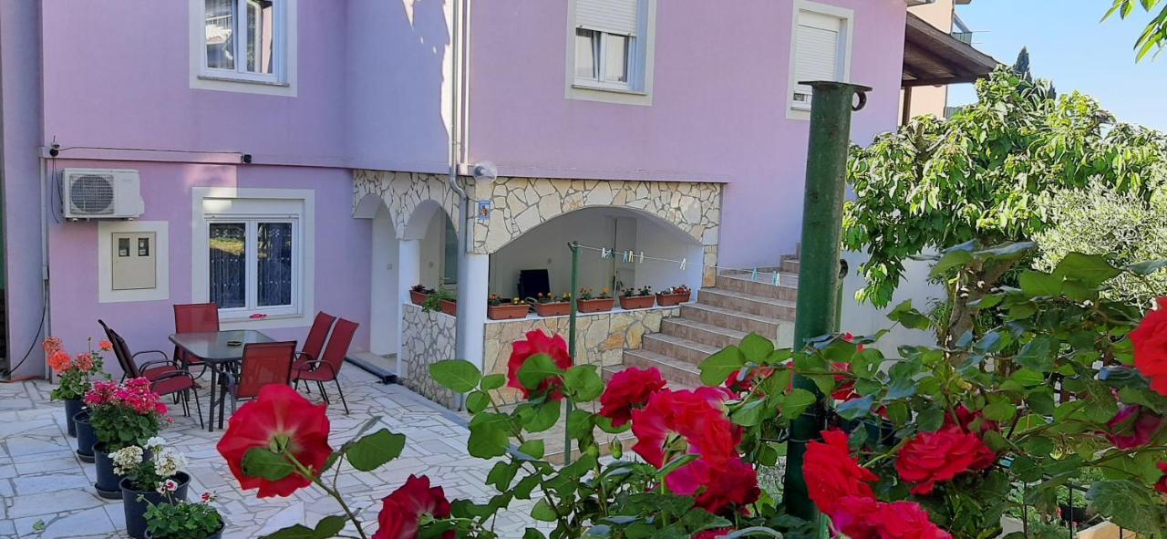 Ema & Sea Apartment's With Free Private Parking