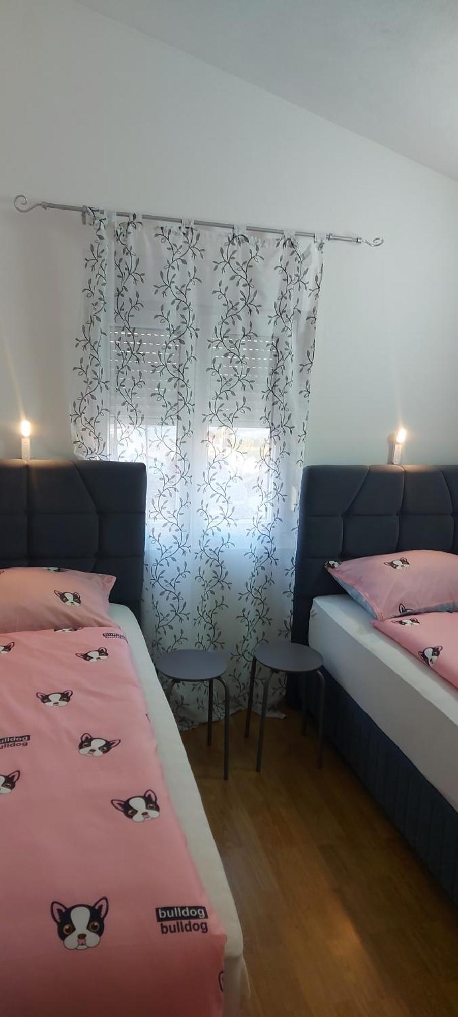 Ema & Sea Apartment's With Free Private Parking
