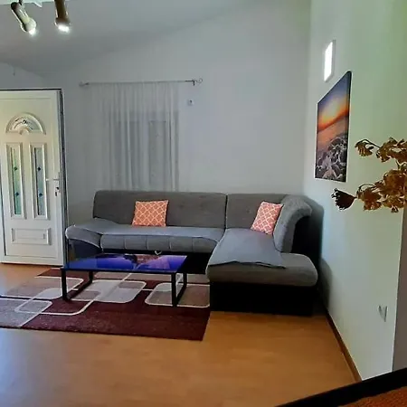 Ema & Sea Apartment'S With Free Private Parking Pula Exterior photo