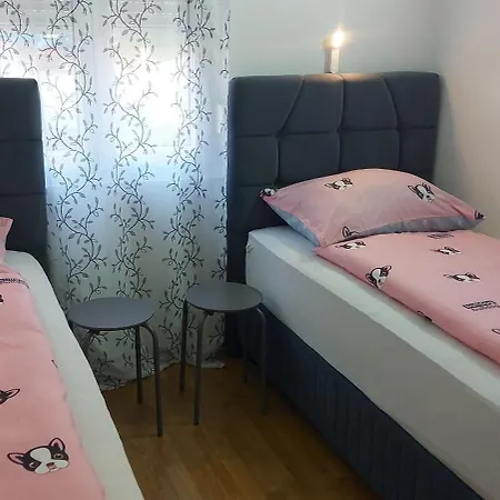 Ema & Sea Apartment'S With Free Private Parking Pula Exterior photo