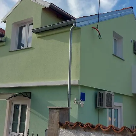 Ema & Sea Apartment'S With Free Private Parking Pula Exterior photo