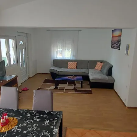 Ema & Sea Apartment'S With Free Private Parking Pula Exterior photo