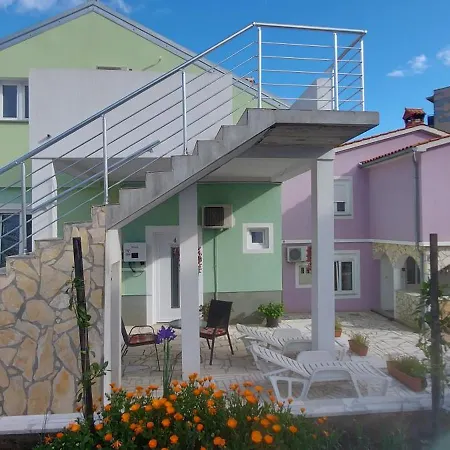 Ema & Sea Apartment'S With Free Private Parking Pula Exterior photo