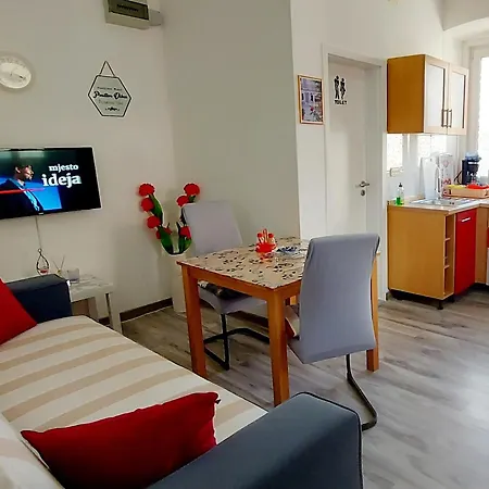 Ema & Sea Apartment'S With Free Private Parking Pula Exterior photo