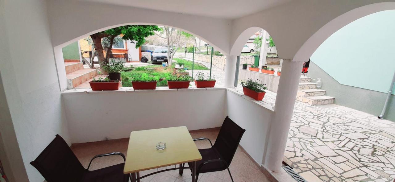 Ema & Sea Apartment's With Free Private Parking