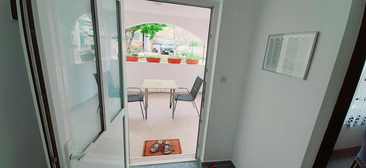 Ema & Sea Apartment's With Free Private Parking Apartment *