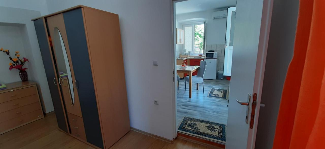 Ema & Sea Apartment's With Free Private Parking *