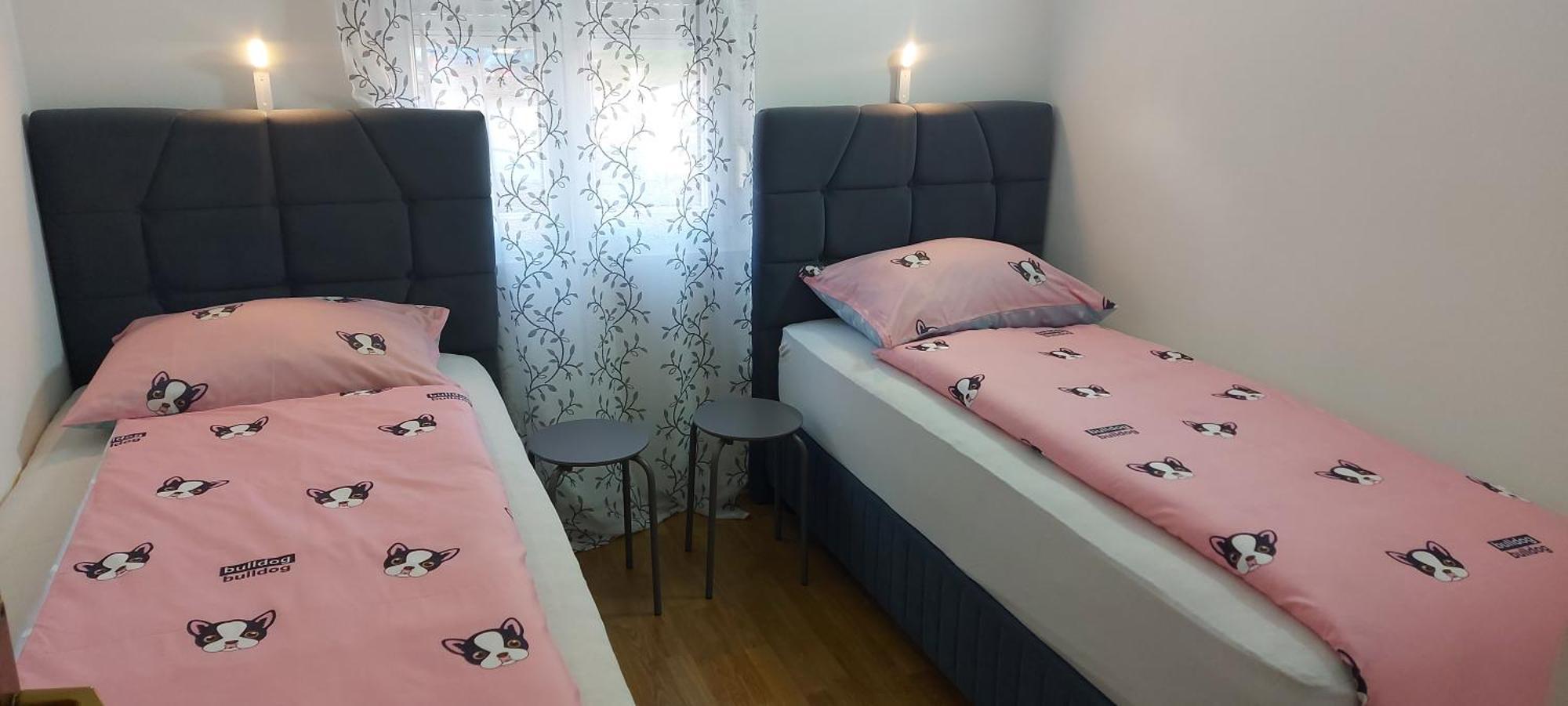 Ema & Sea Apartment's With Free Private Parking *