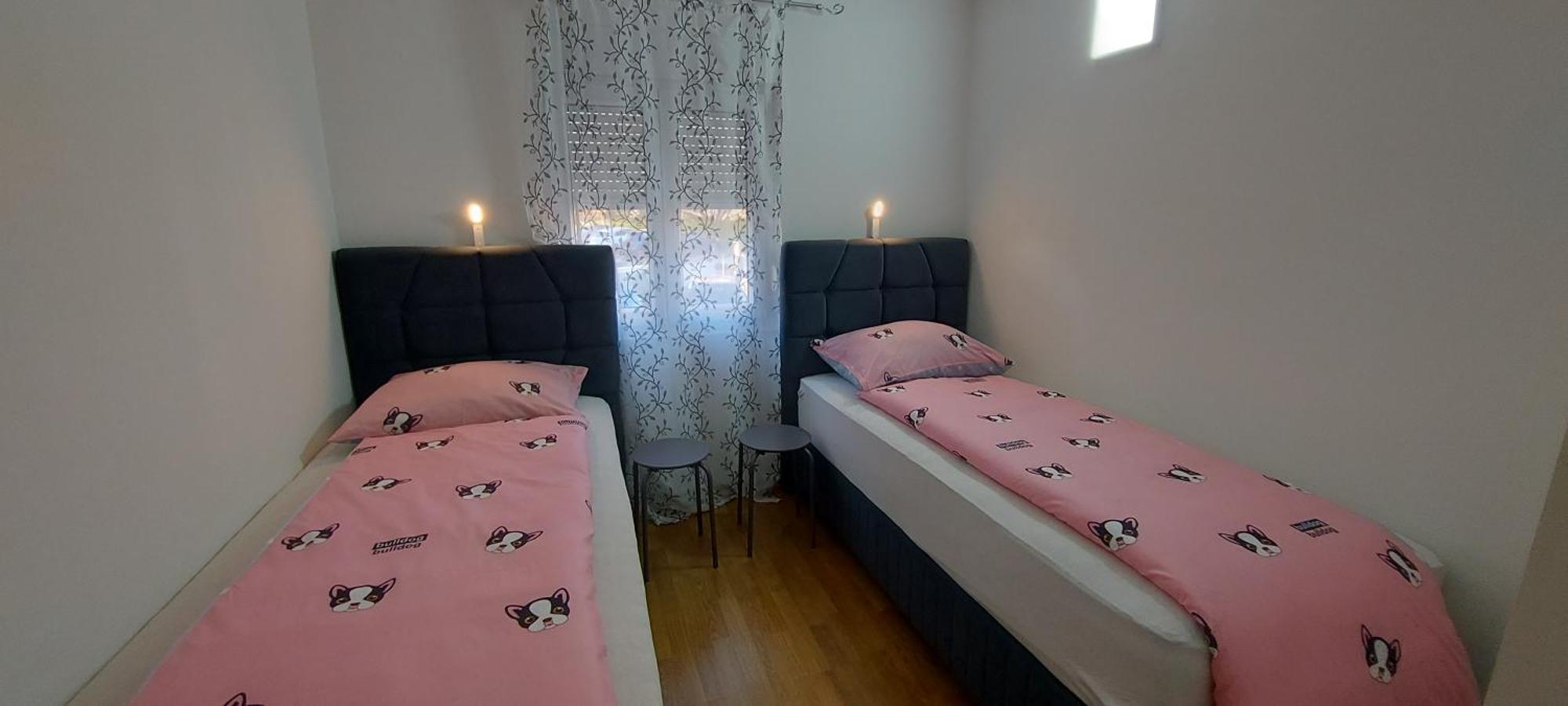 Ema & Sea Apartment's With Free Private Parking *