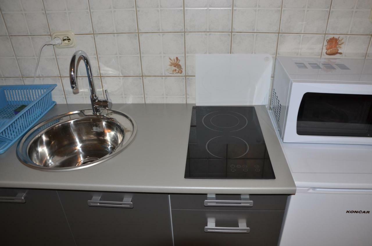 Ema & Sea Apartment's With Free Private Parking Apartment