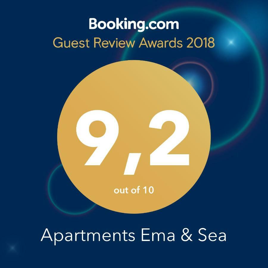 Ema & Sea Apartment's With Free Private Parking Apartment